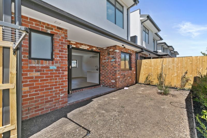 3/19 Storey Road, Reservoir