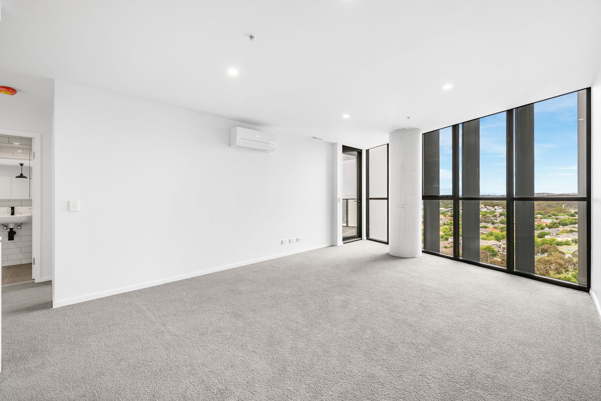 1309/90 Swain Street, Gungahlin, Gungahlin - Thumbnail 4