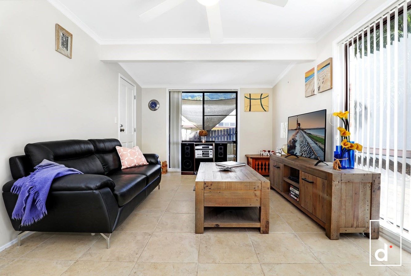 11 Lang Street, Woonona NSW