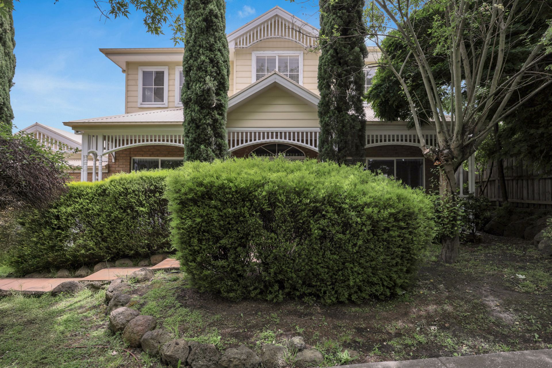 Stylish Home, Great Location