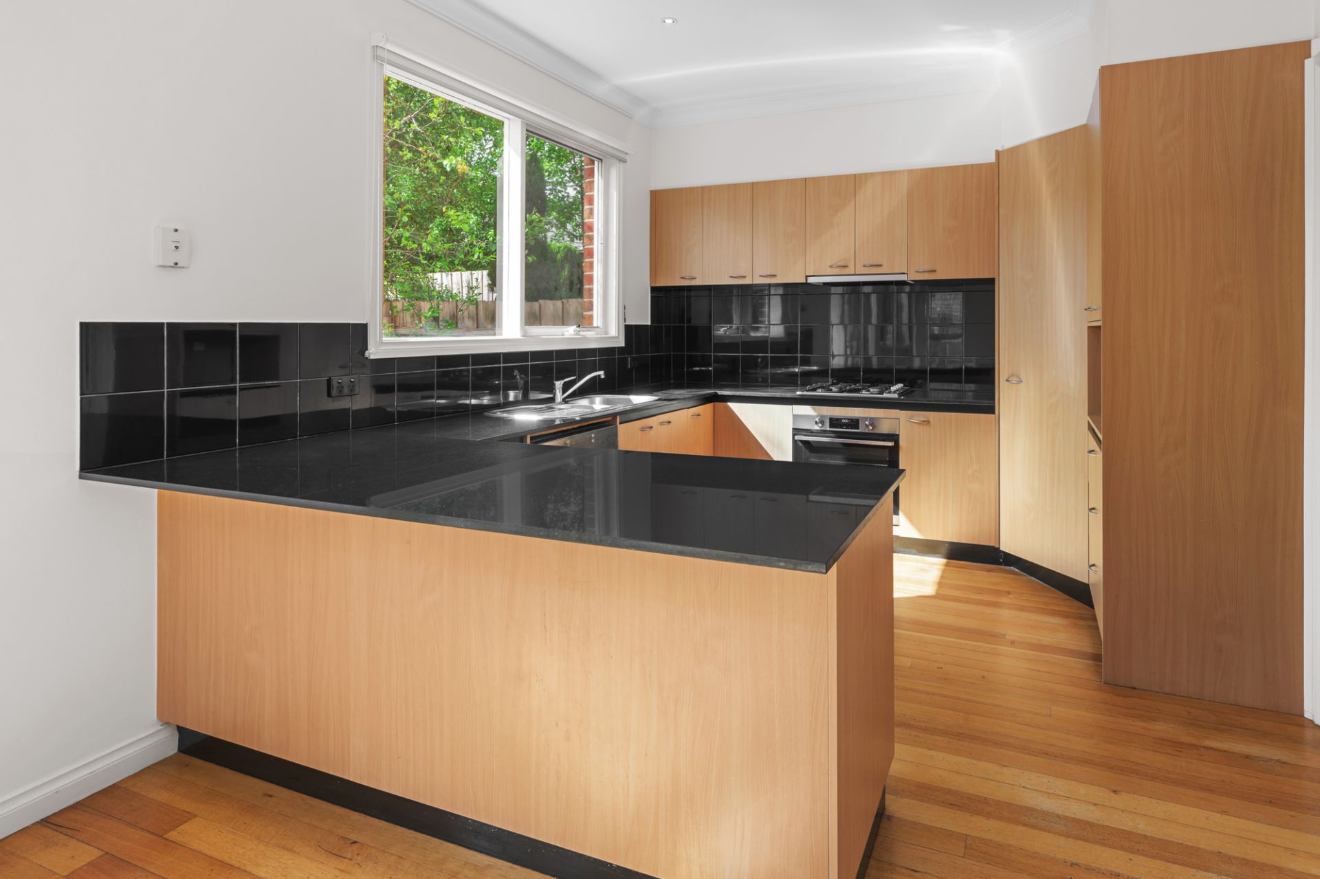 6 Ivy Street, Hampton, Hampton - Thumbnail 3