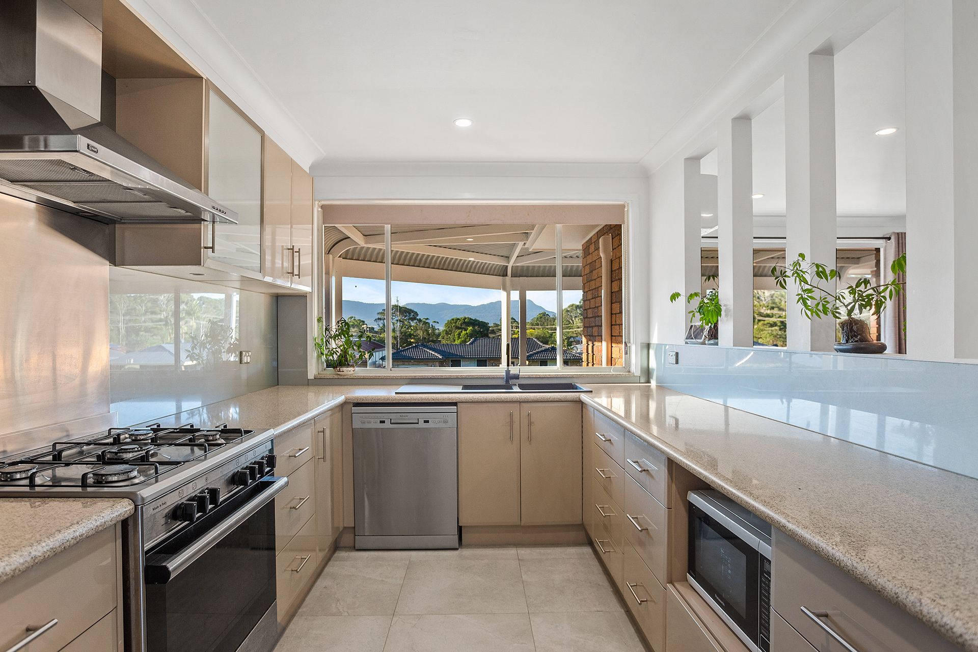 37 Melaleuca Avenue, Avondale NSW