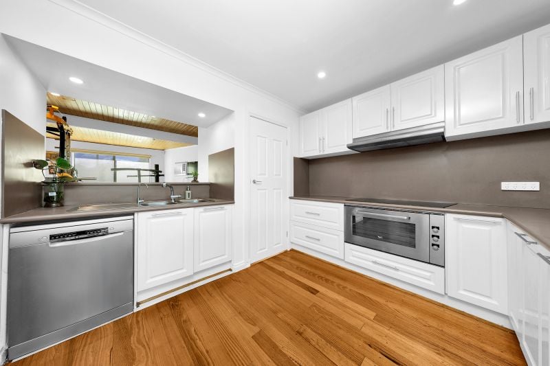 7 Courtnay Place, Epping