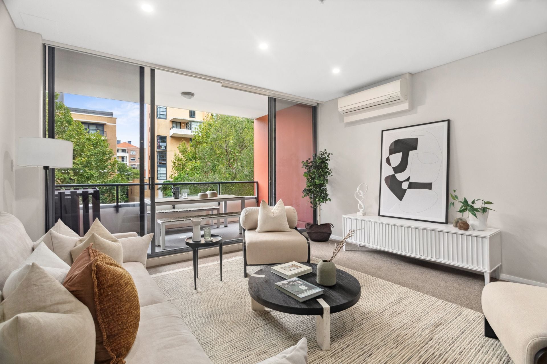 541/7 Crescent Street, Waterloo, Waterloo - Thumbnail 2