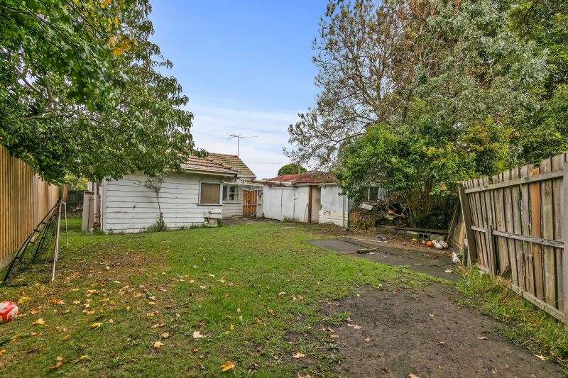 44 Keats Avenue, Kingsbury