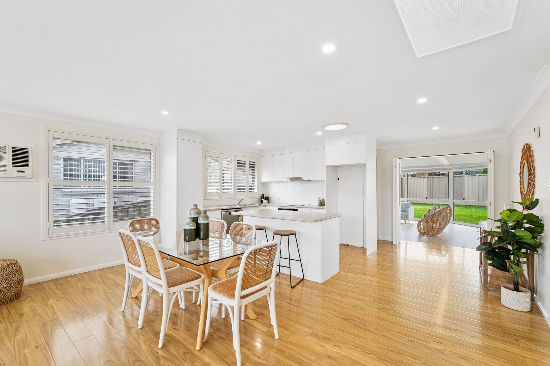 12 Dora Street, Lisarow NSW, Lisarow - Thumbnail 2