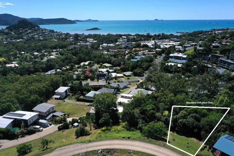17 Yachtsman Parade Cannonvale QLD, Cannonvale - Image 1
