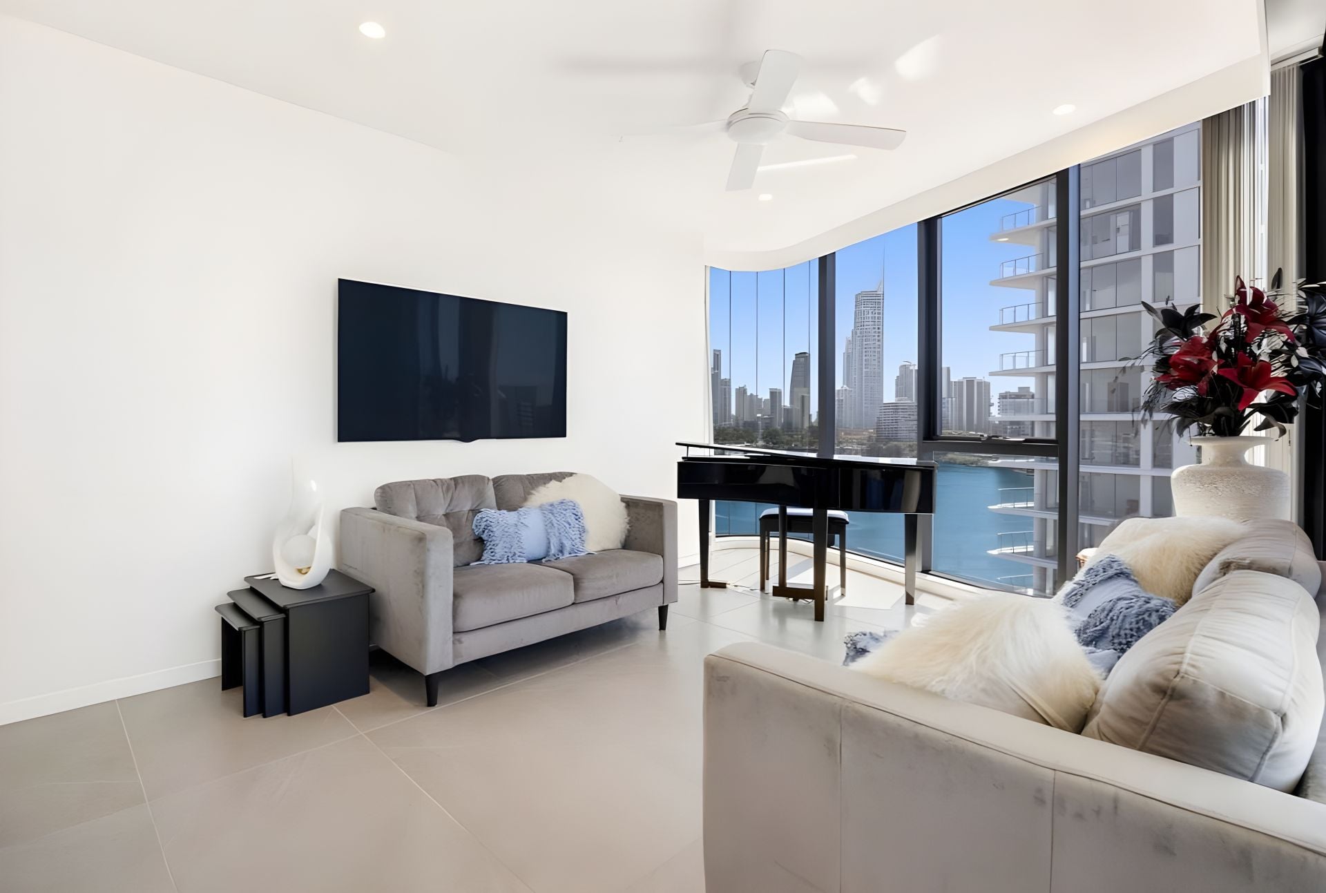 907/15-17 Cannes Avenue, Surfers Paradise - Thumbnail 7
