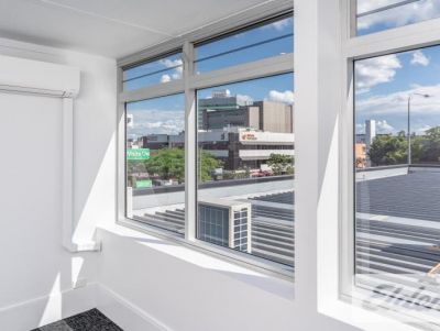 EXCITING PARK ROAD CORNER! SUITS OFFICE / MEDICAL / CONSULTING!