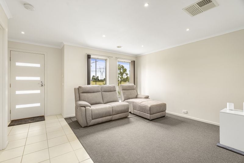 25 Anglers Drive, Epping