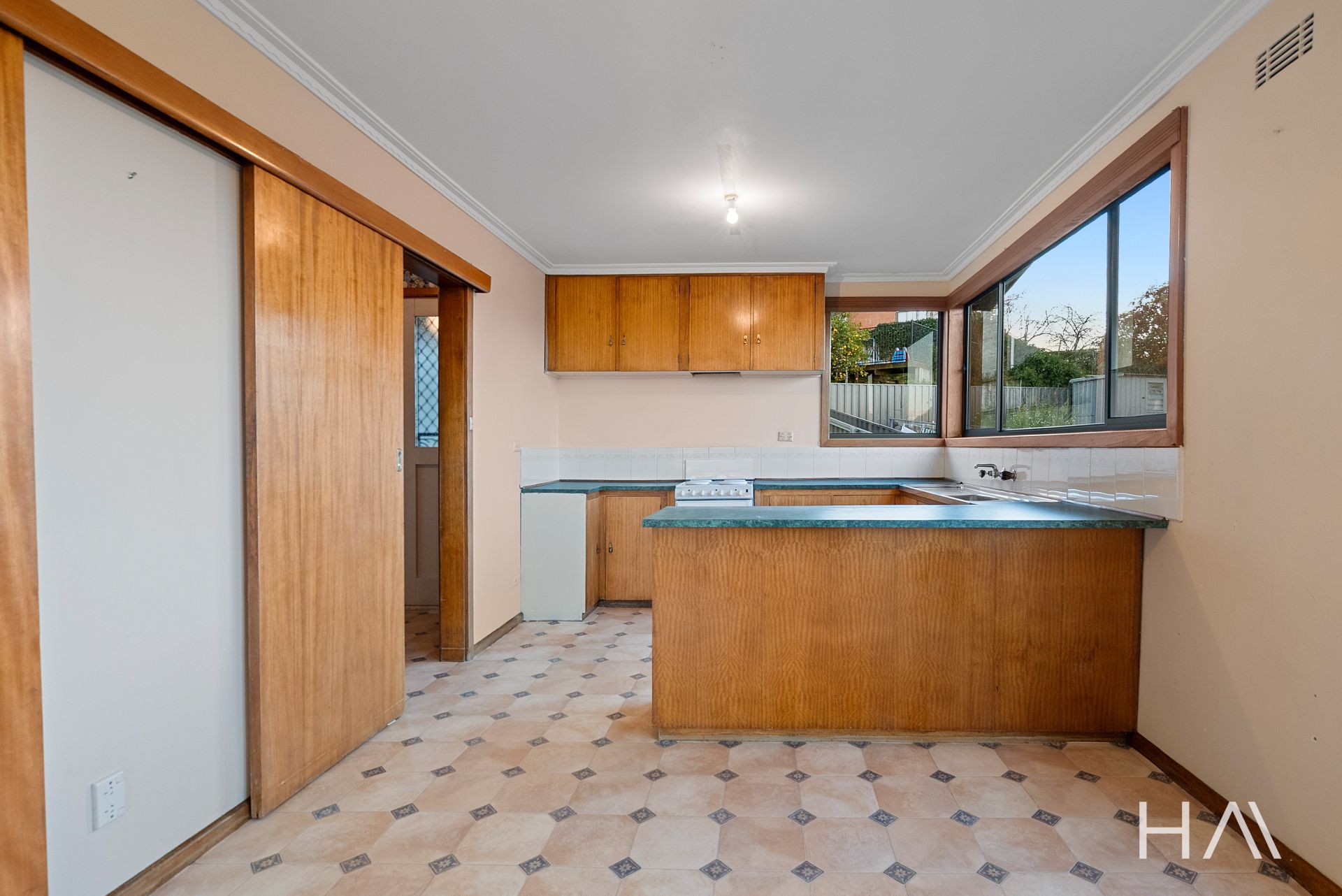 26 Ashleigh Avenue West Launceston, West Launceston - Thumbnail 6