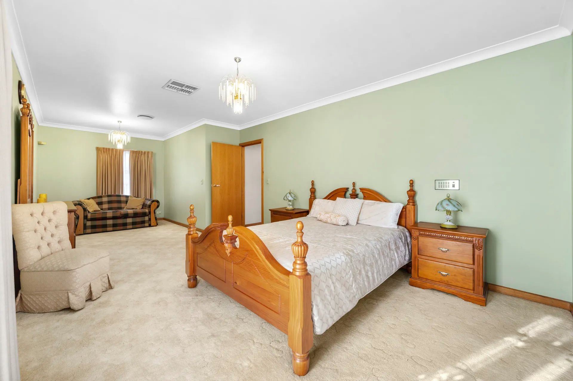 Spacious Family Living With Versatile Dual Level Design
