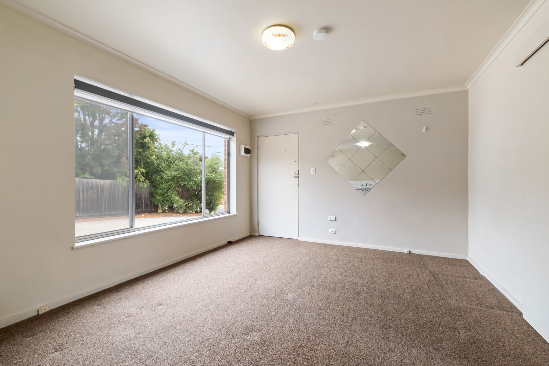 SPACE LIGHT AND COMFORTABLE LIVING IN A SUPERB LOCATION