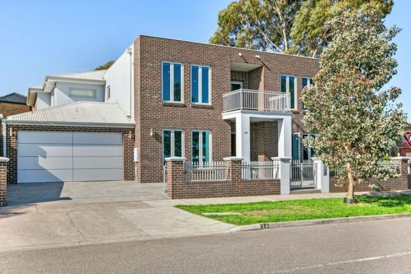 10 Wattlebird Crescent, Reservoir