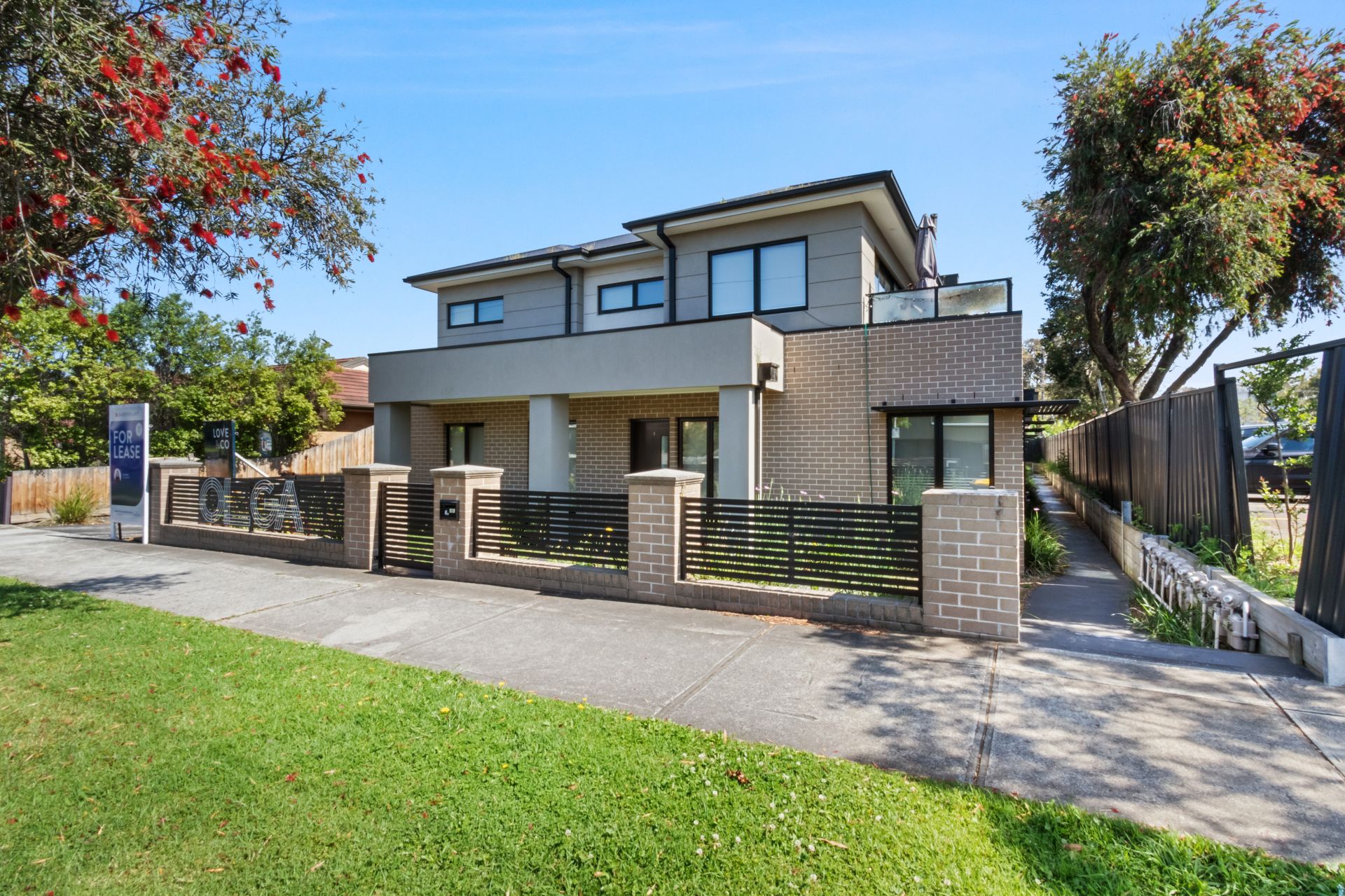 Two Bedroom Glenroy Townhouse!
