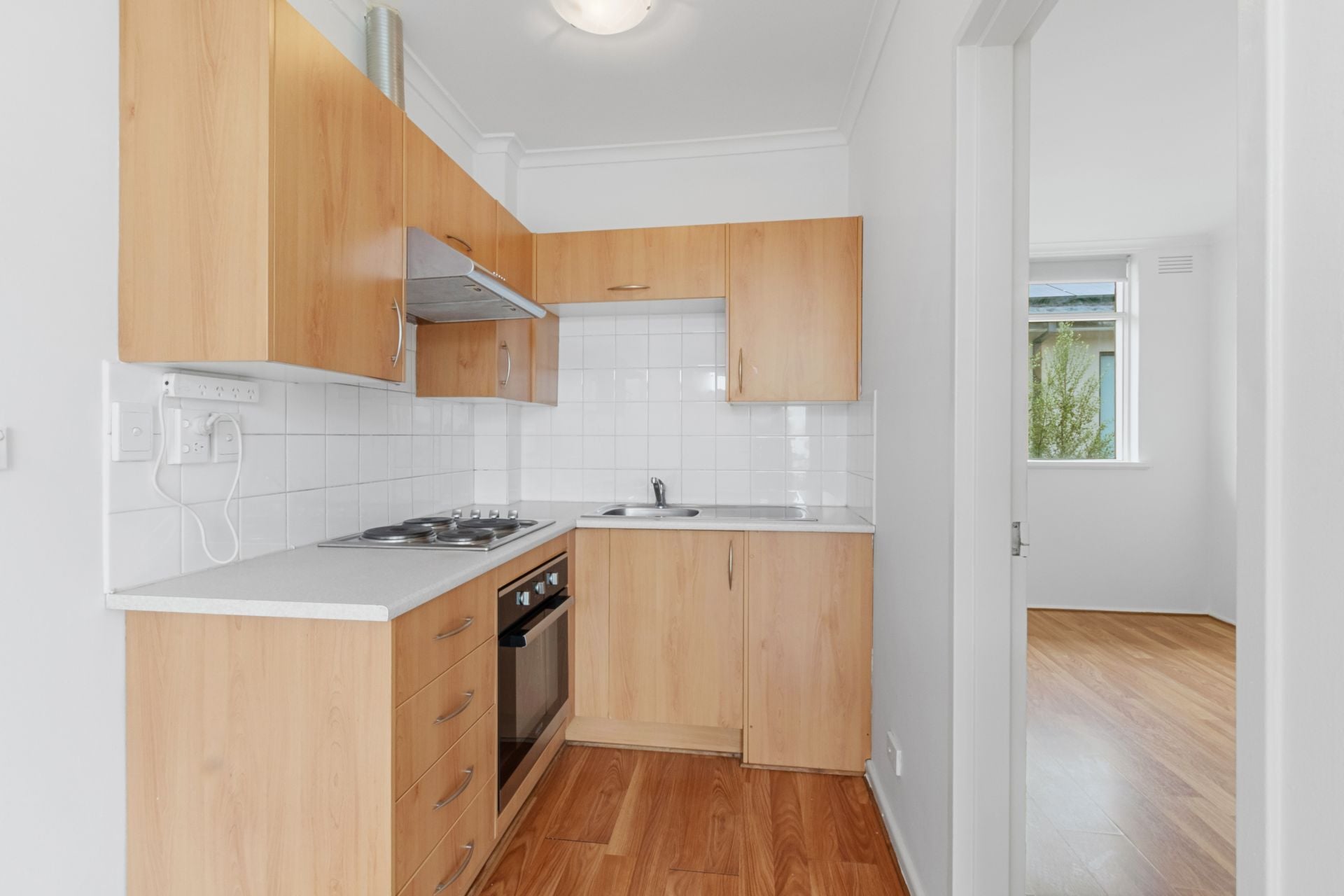 Bright & Conveniently Located!