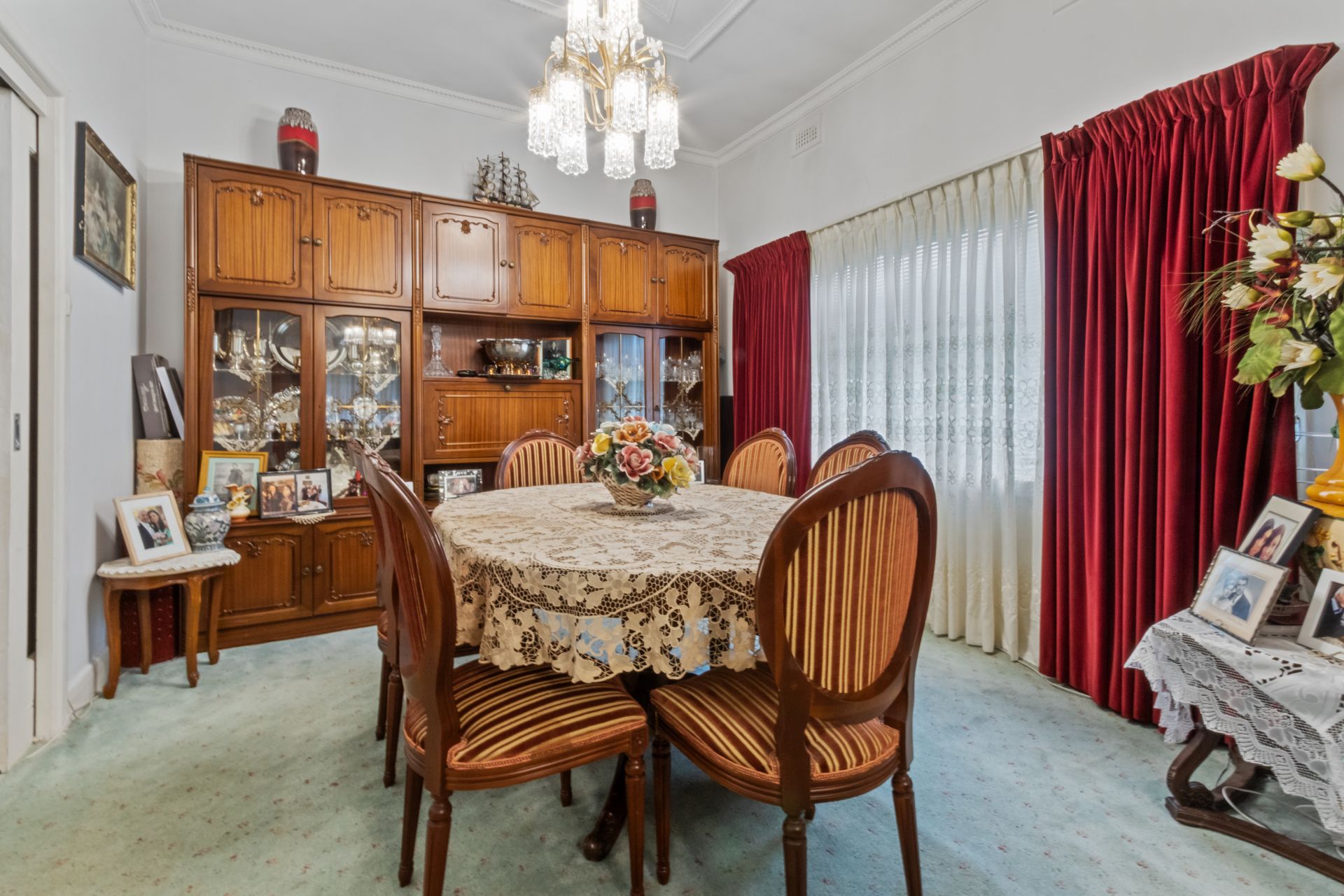 Charming Mid-Century Gem In Family-Friendly Thornbury