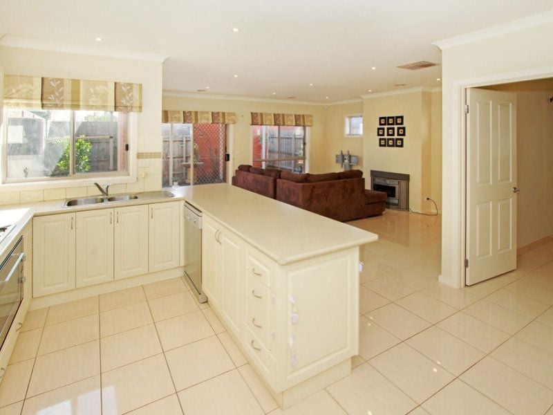 Modern Comfort & Space in Prime Reservoir Location