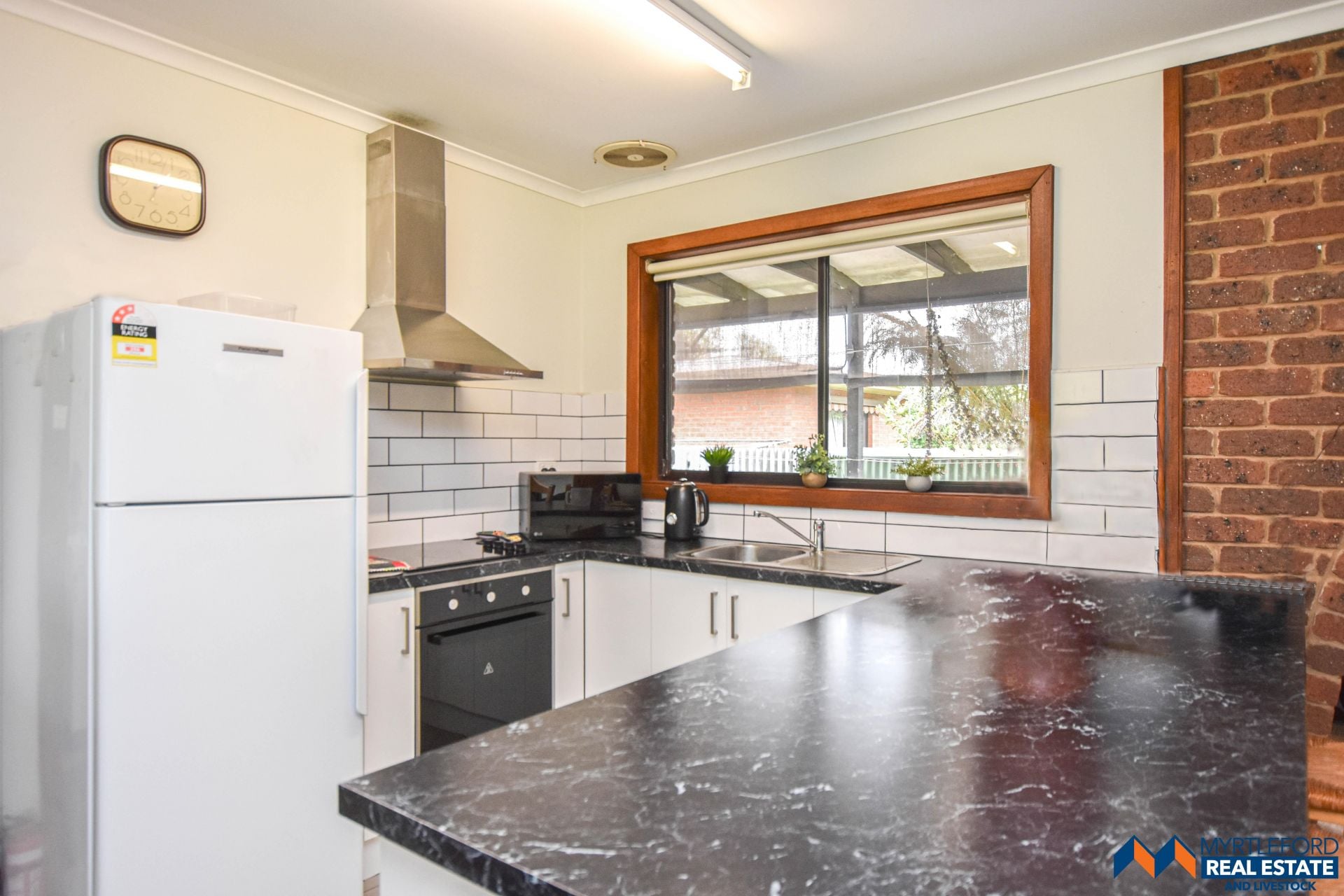 3 O'Donnell Avenue, MYRTLEFORD, Myrtleford - Thumbnail 5