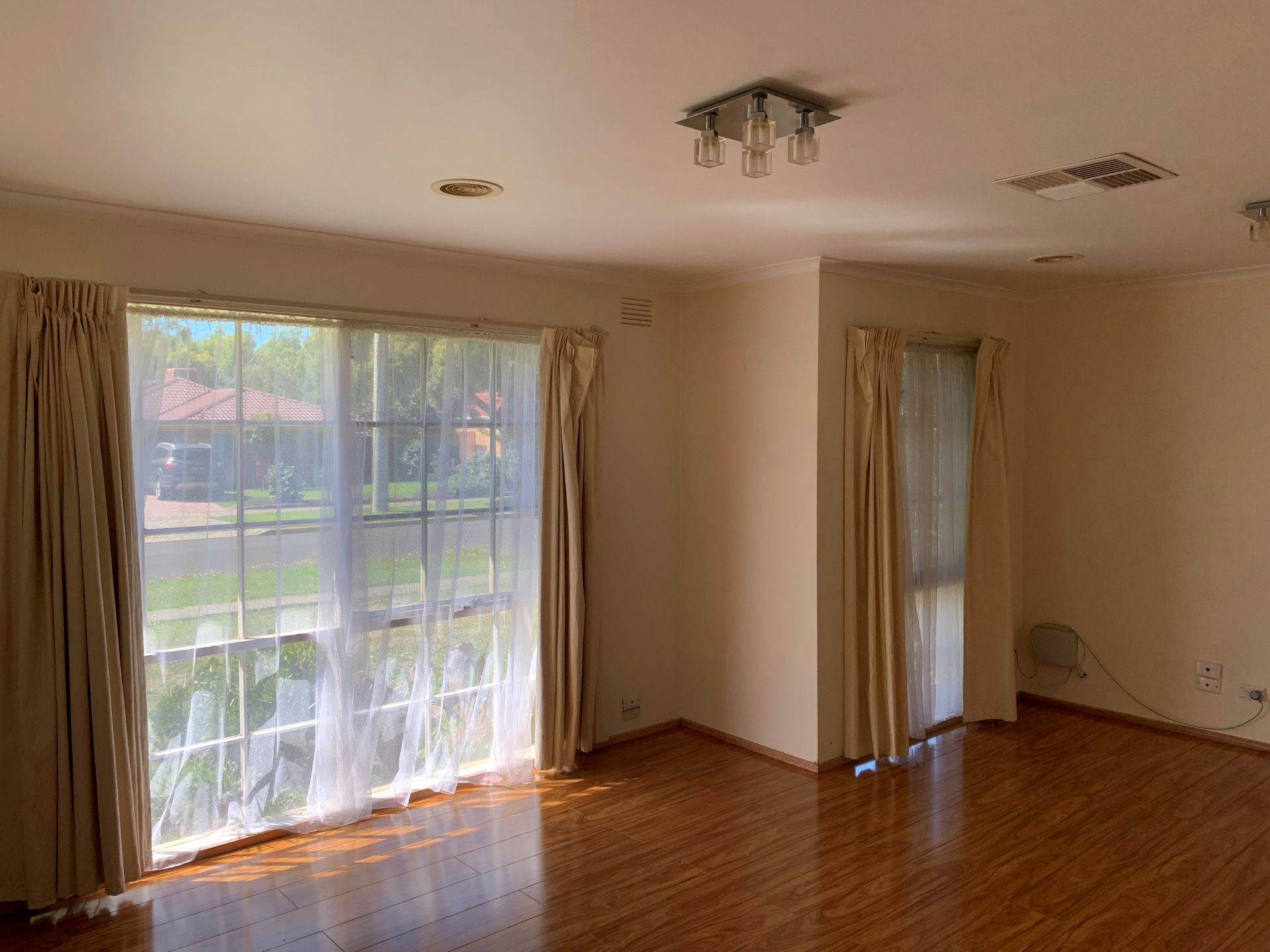 A Charming & Affordable Family Home !!!