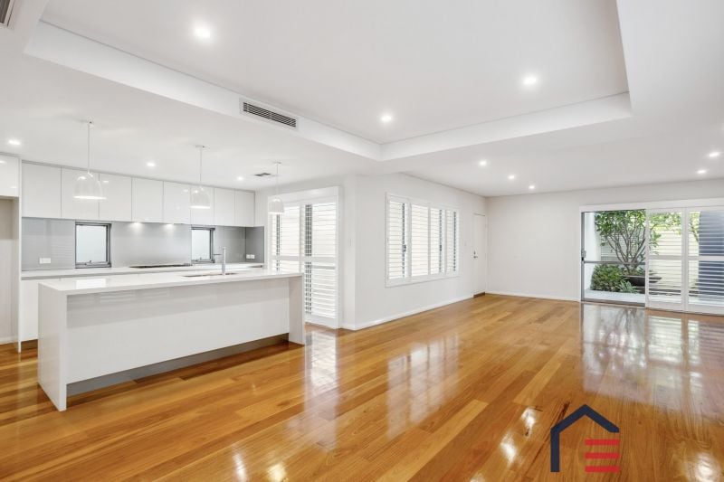 9 Emerald Way, Carine