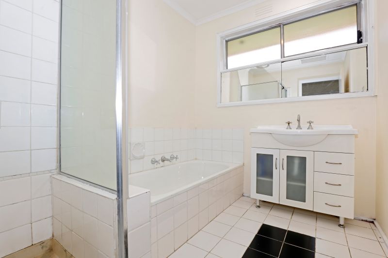 15 Menzies Parade, Lalor