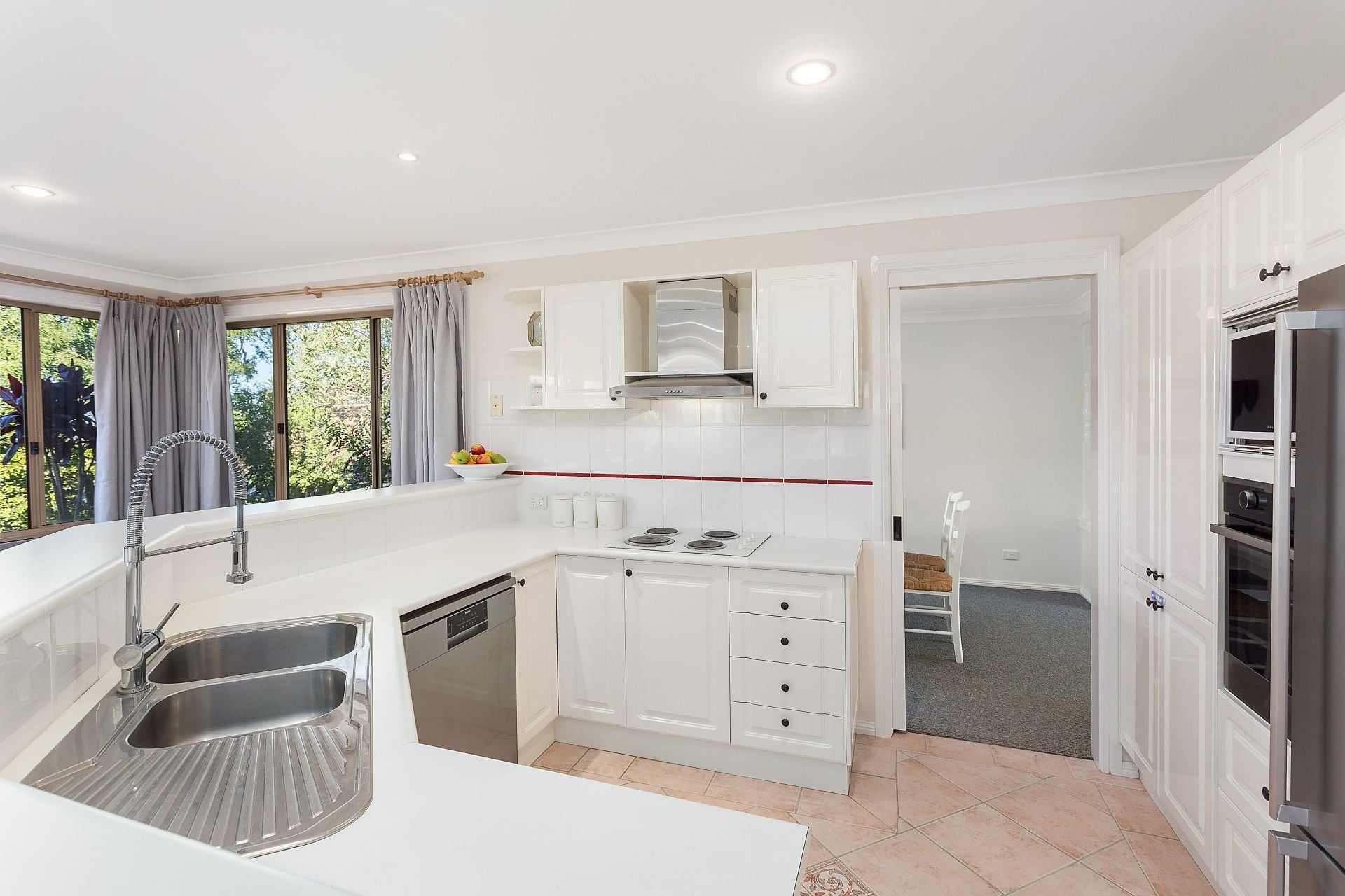 12 Ravensbourne Circuit Dural NSW, Dural - Thumbnail 3