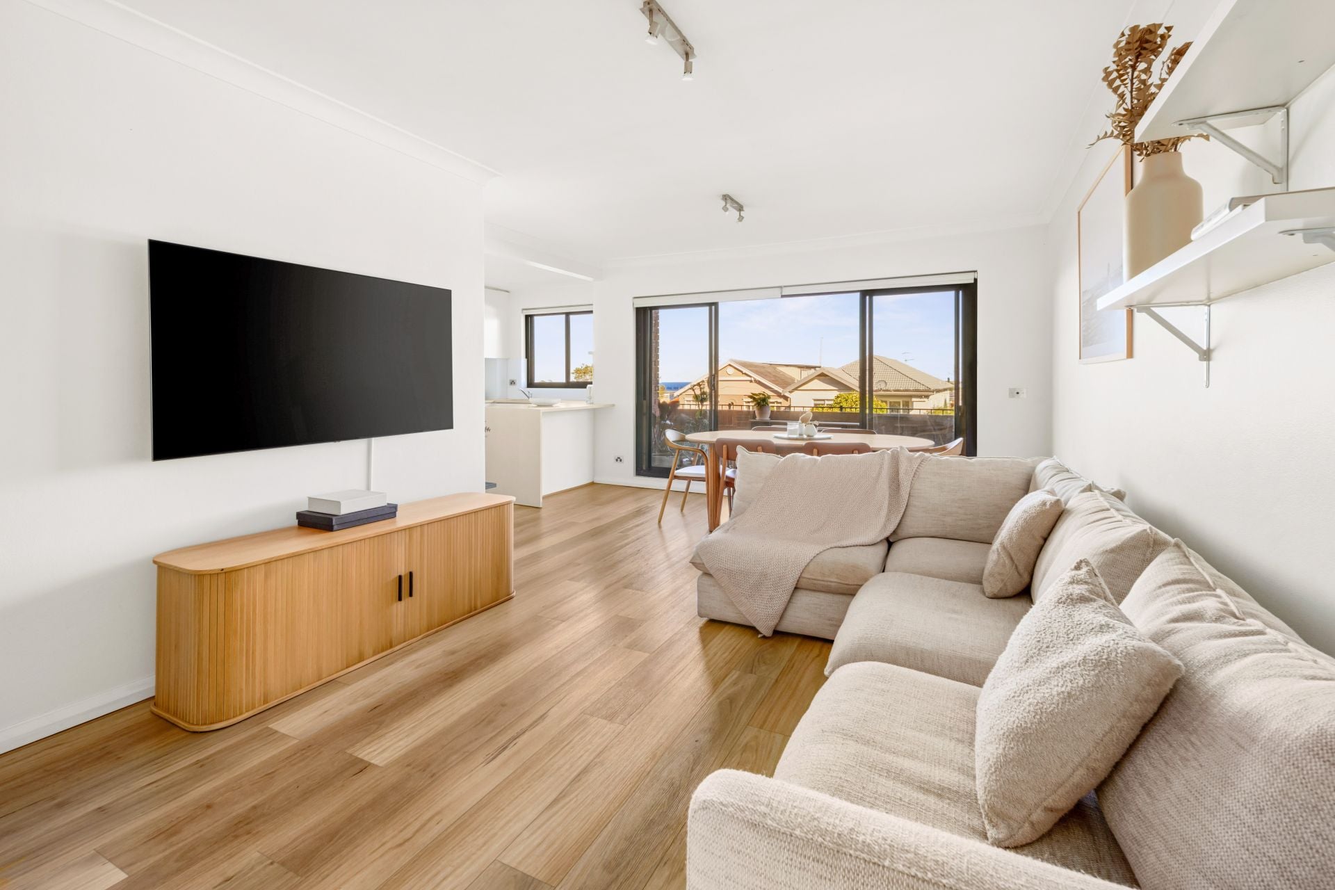 3/10-12 Fletcher Street, Bondi, Bondi - Thumbnail 2