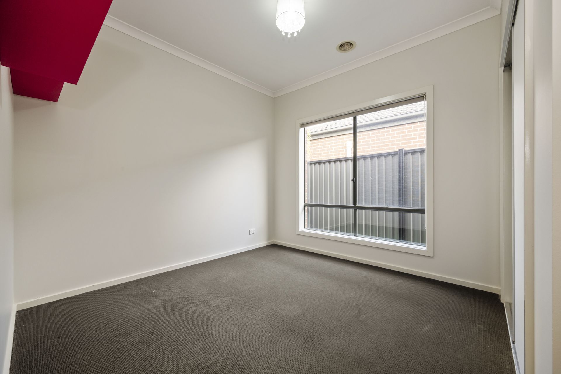 SPACIOUS HOME WITH PERGOLA, BBQ & SPA