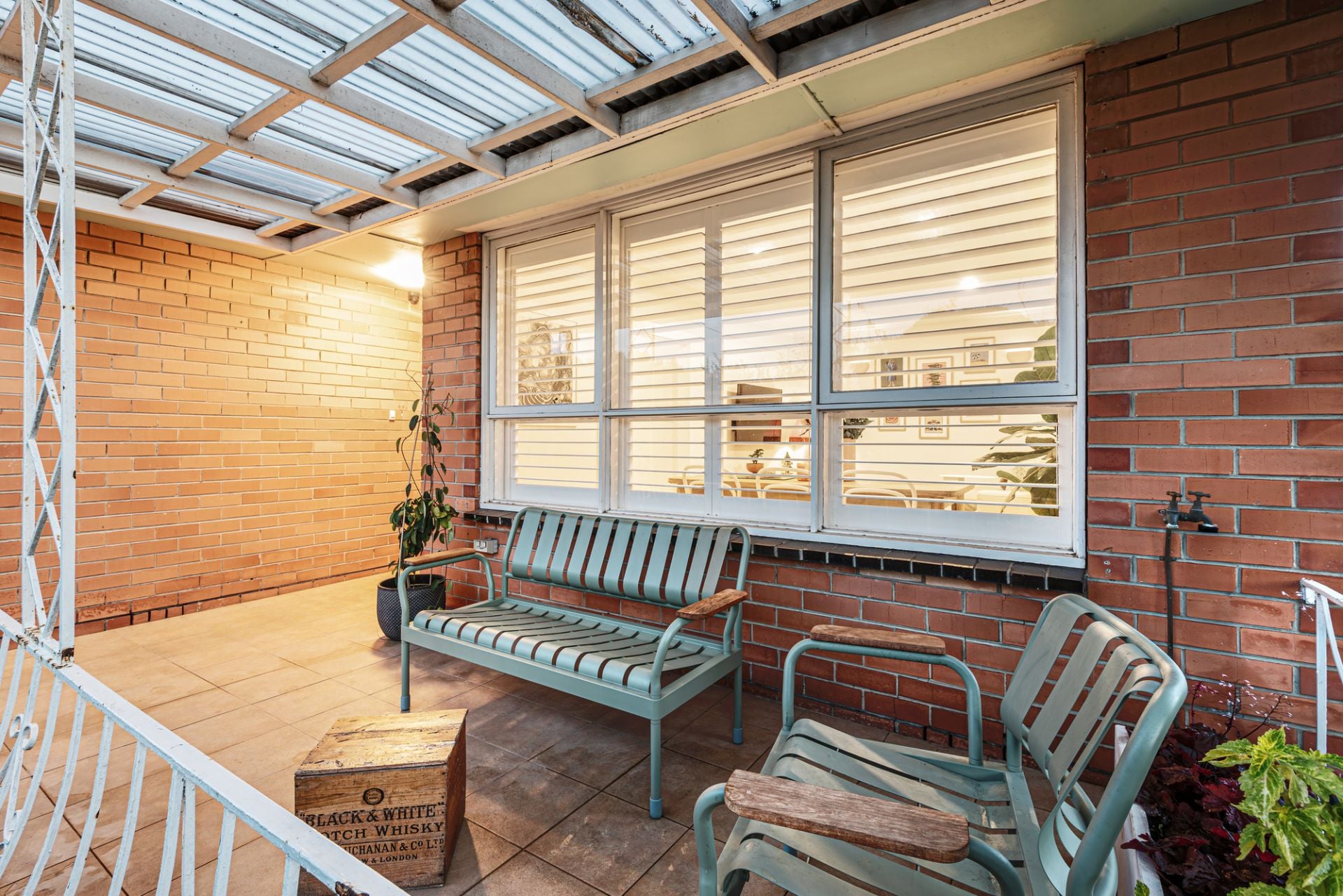1/2 Waratah Avenue, Glen Huntly, Glen Huntly - Thumbnail 2