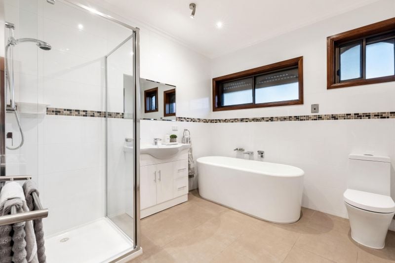 1 Hiah Close, Greensborough