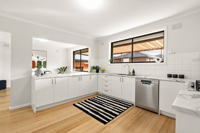 10 Brigette Court, Lalor