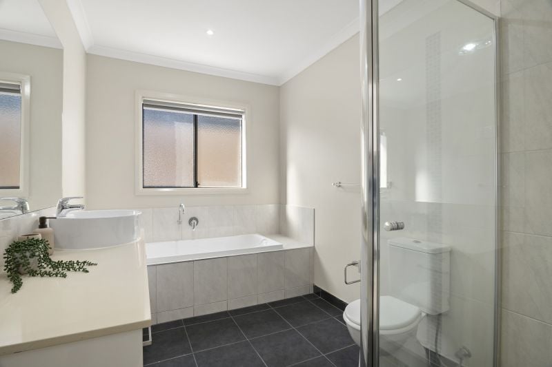 13 Crathes Avenue, Wollert