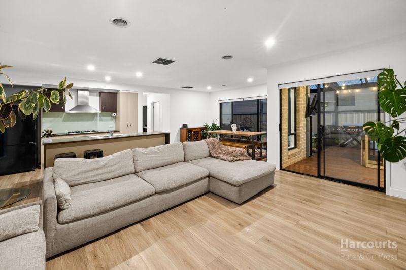 5 Cobaw Circuit, Caroline Springs