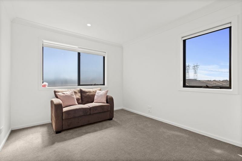 17 Versailles Walk, Wollert