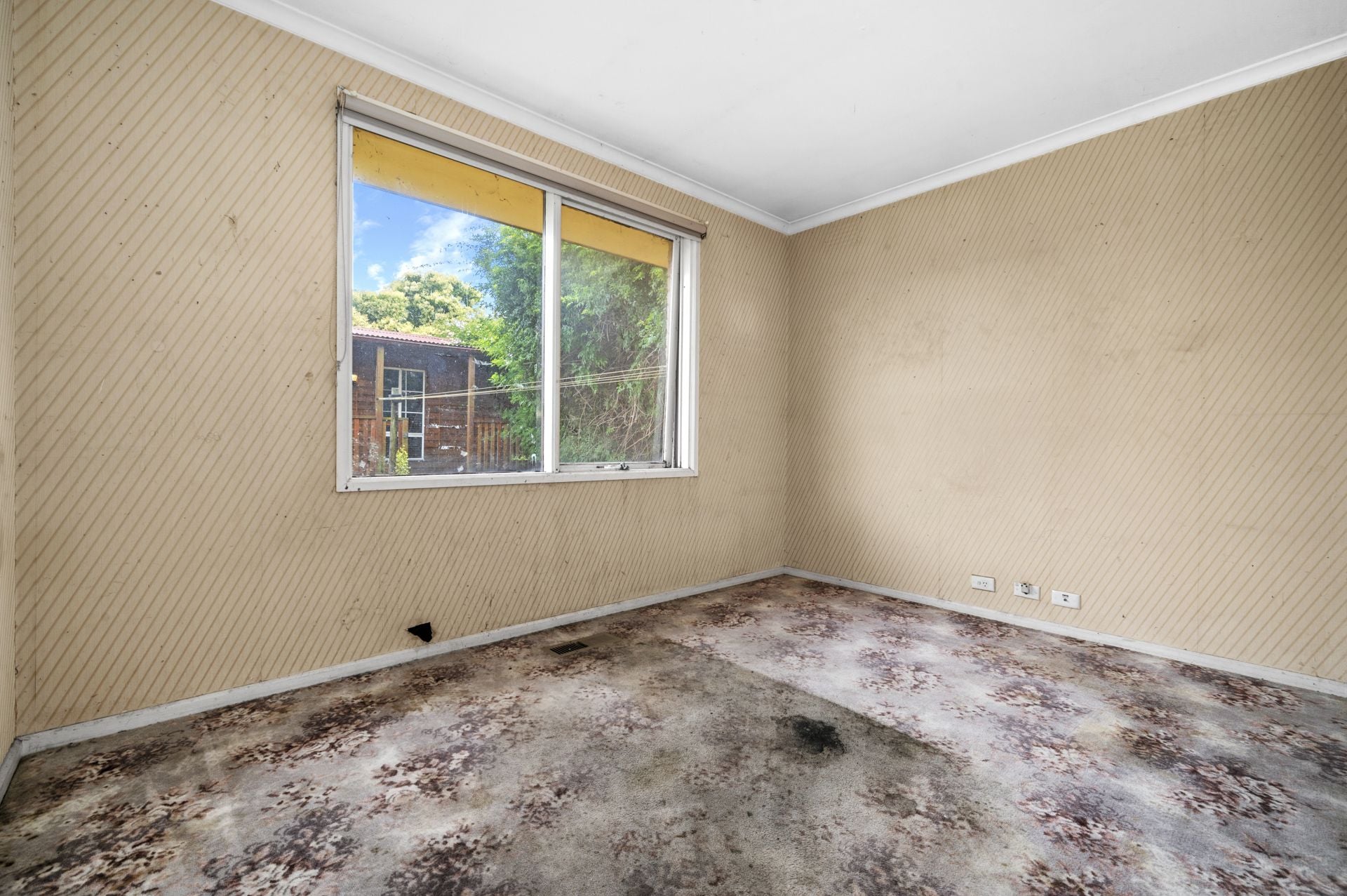 AFFORDABLE 4 BEDROOM HOME  WITH BONUS GRANNY FLAT