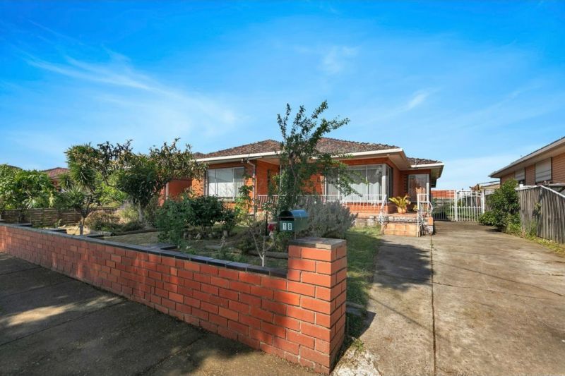 18 Leeson Grove, Lalor