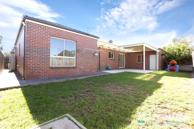 2/43 Banff Street, Reservoir