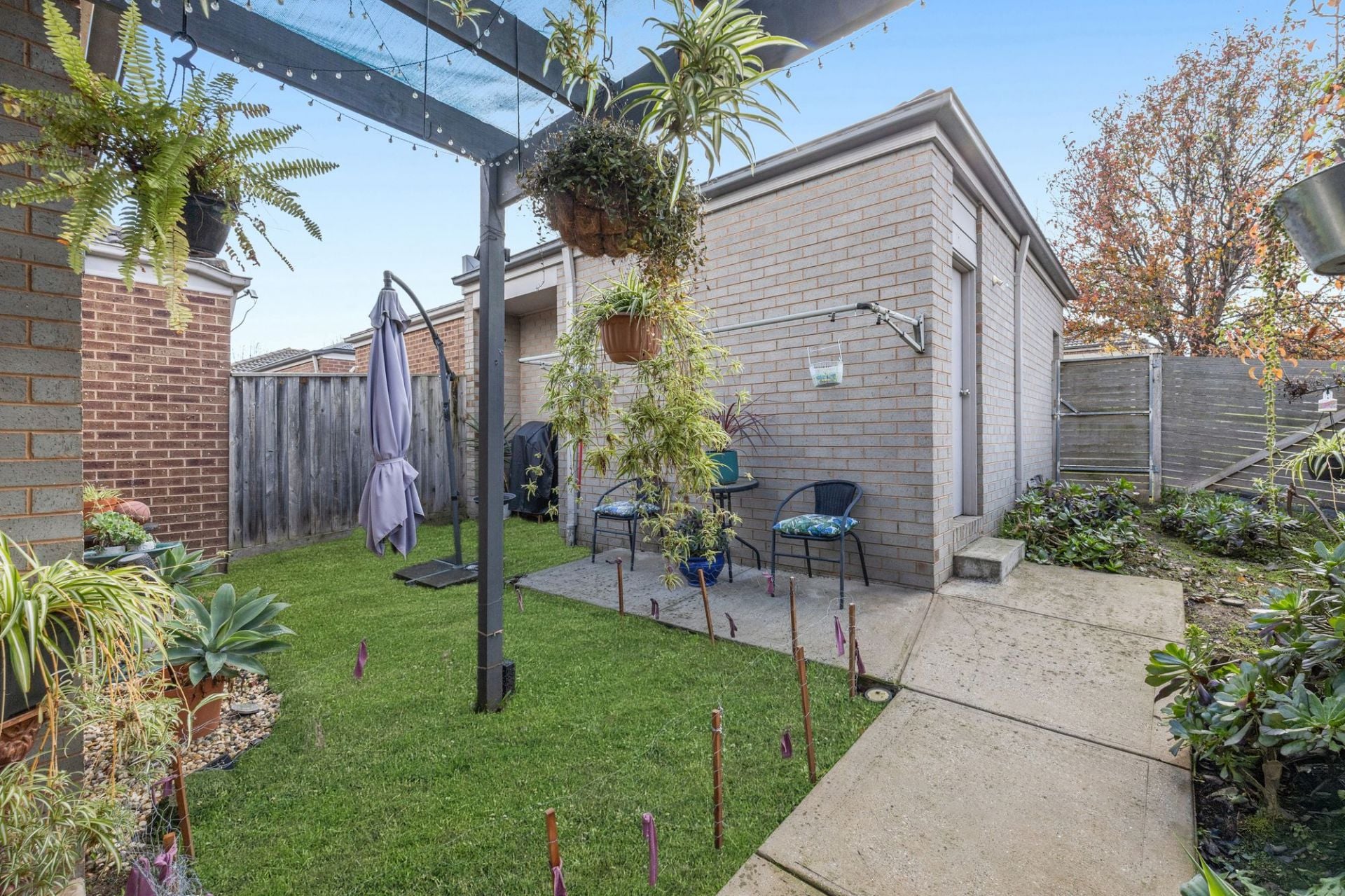 Cosy, Light-Filled Living in an Elevated Corner Position – Perfect First Home, Downsizer or Investment