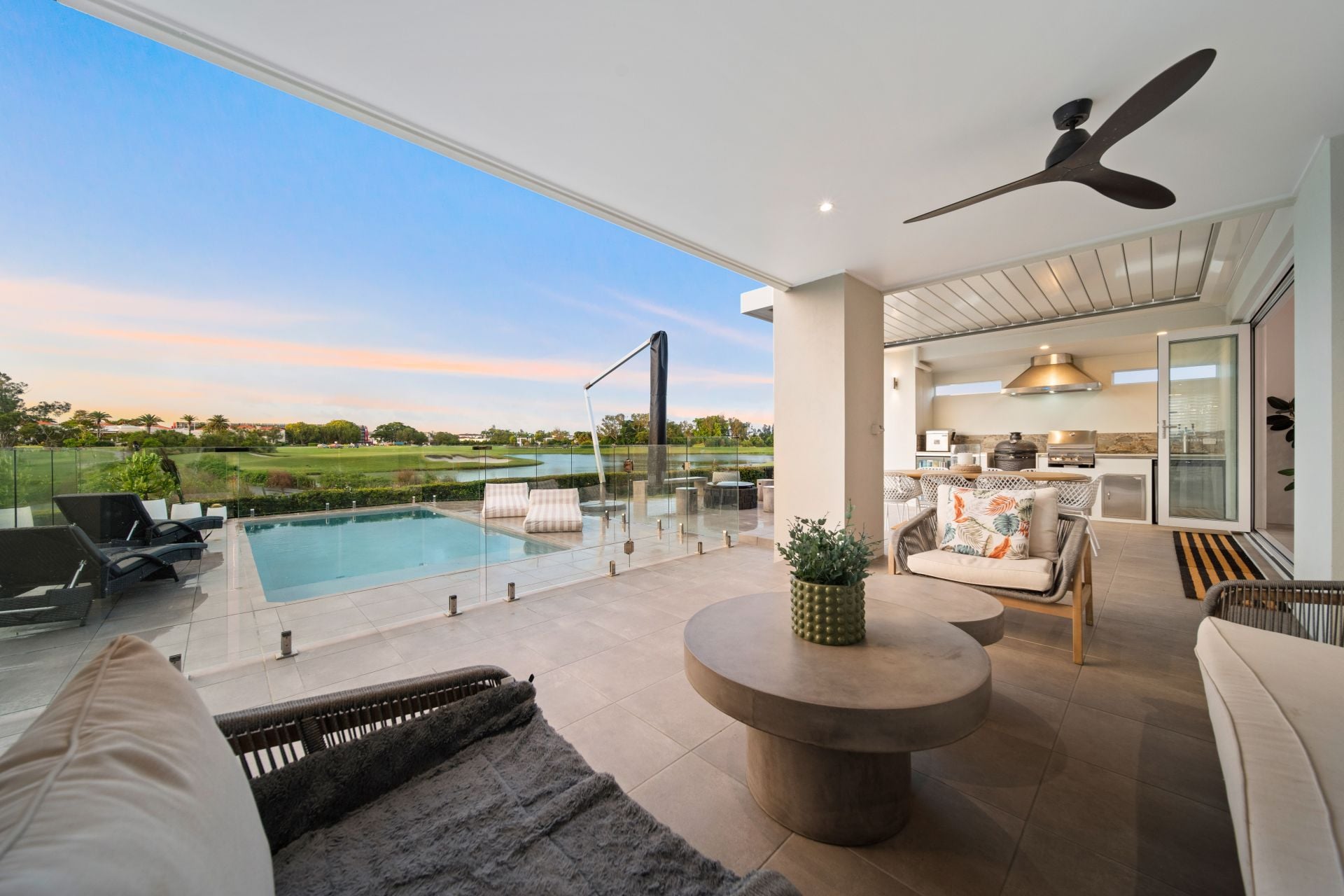 9220 Peter Senior Drive, Hope Island QLD 4212, Hope Island - Thumbnail 2