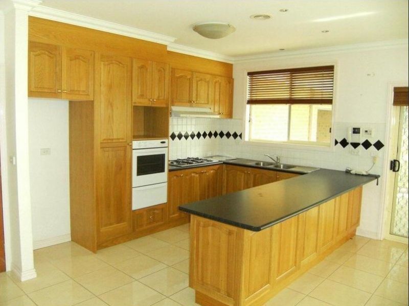 49 Grampians Way, Caroline Springs - Thumbnail 3