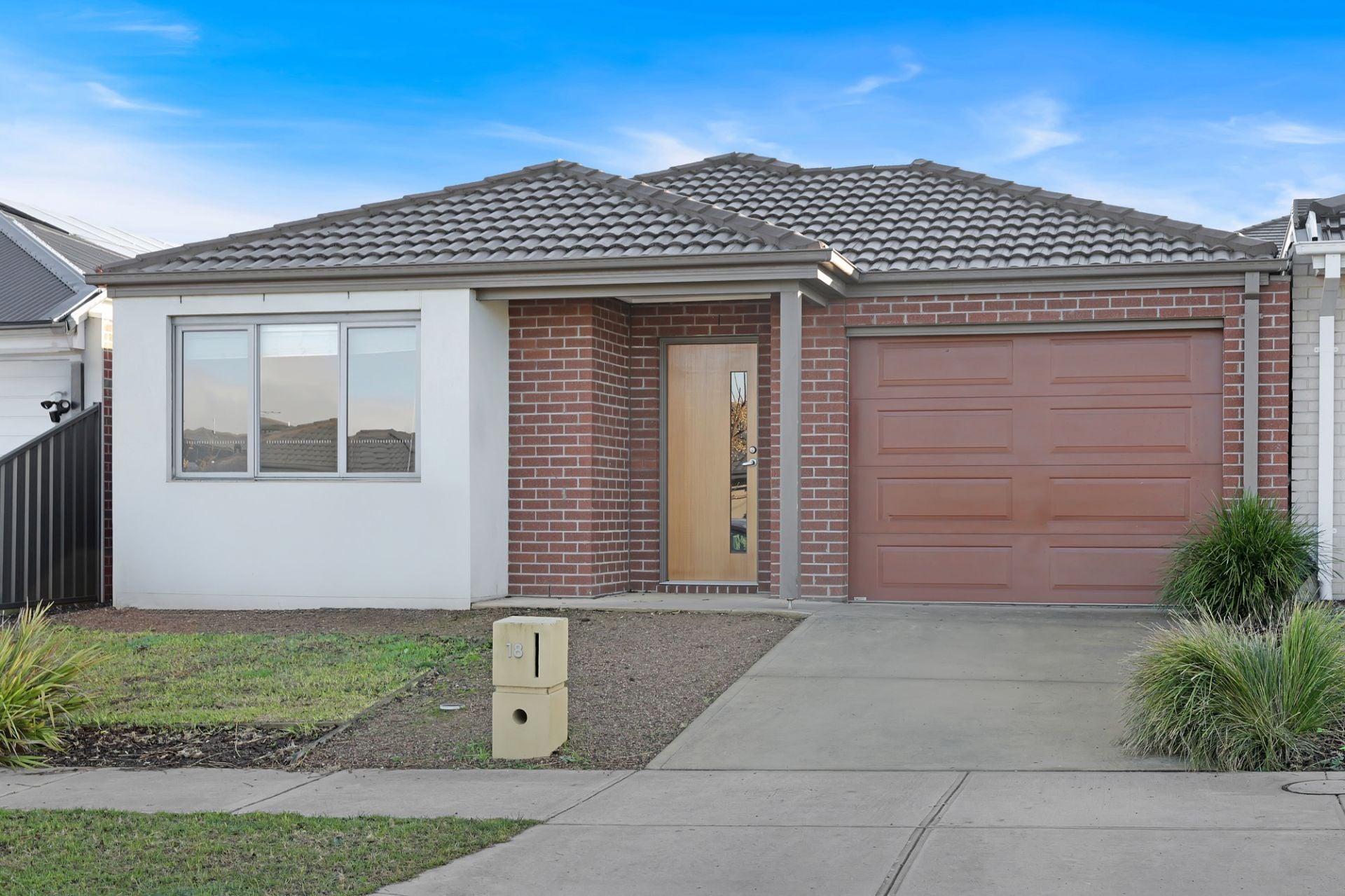 4 BEDROOM DELIGHT!