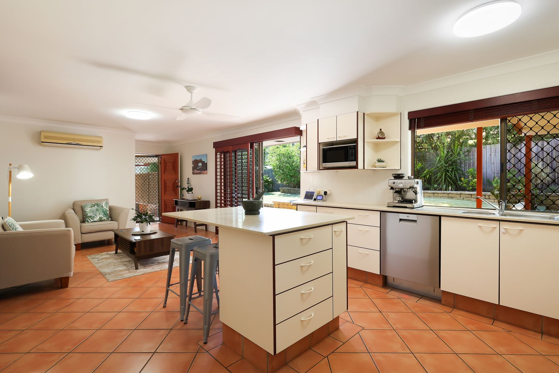 10 Glenmore Drive Ashmore QLD, Ashmore - Thumbnail 3