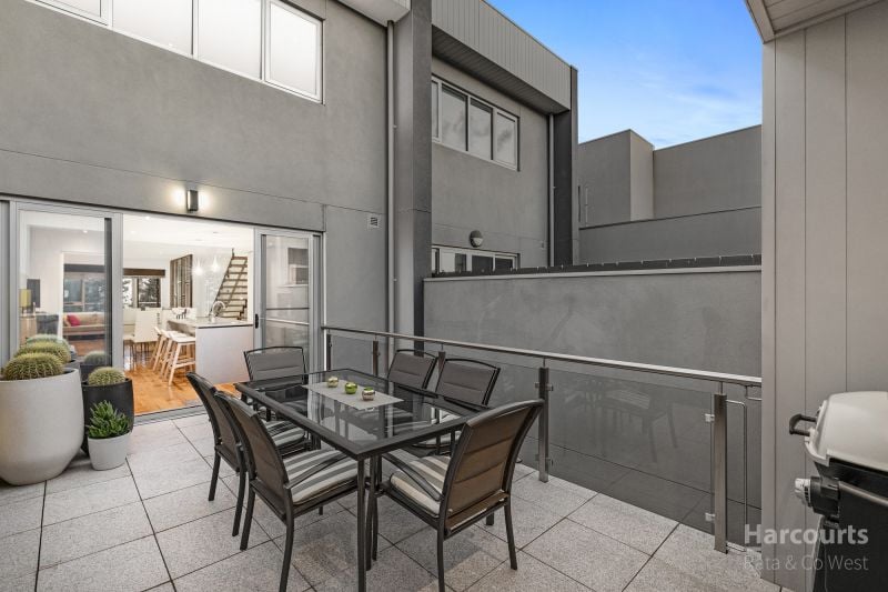 16 Caravel Lane, Caroline Springs