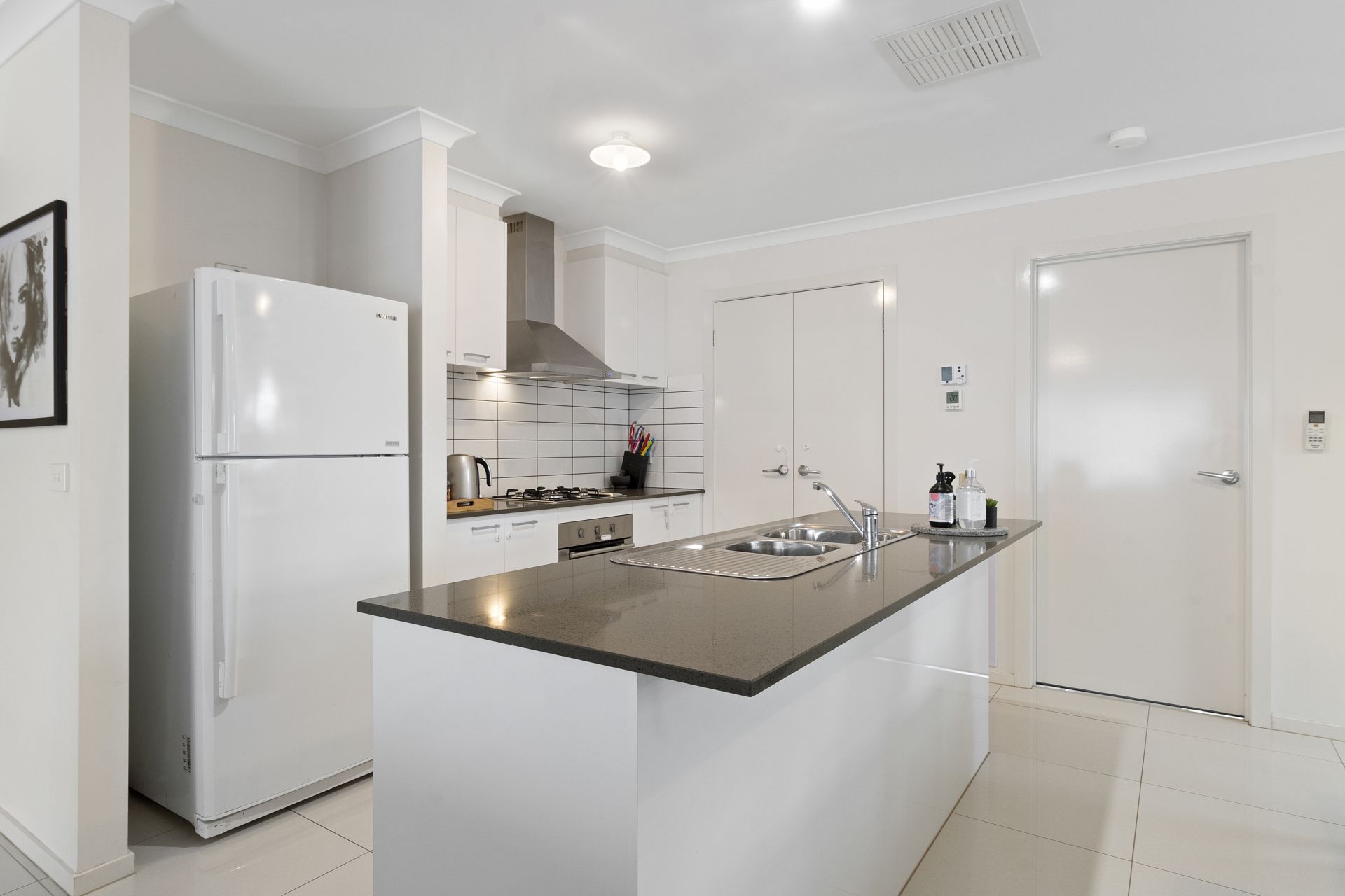 2 Rothschild Close Epsom VIC, Epsom - Thumbnail 4