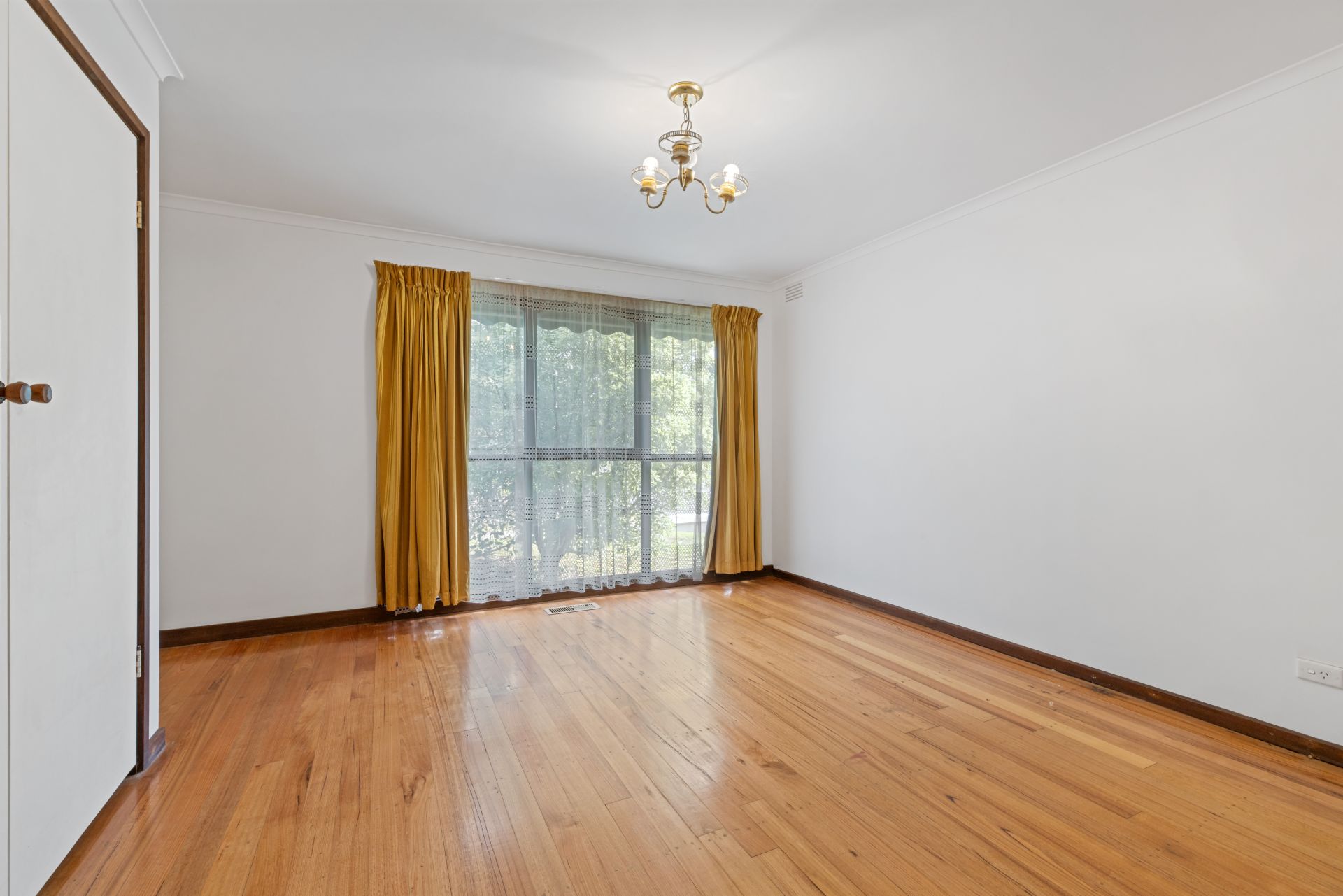 Family Charm at 22 Michigan Terrace, Thomastown