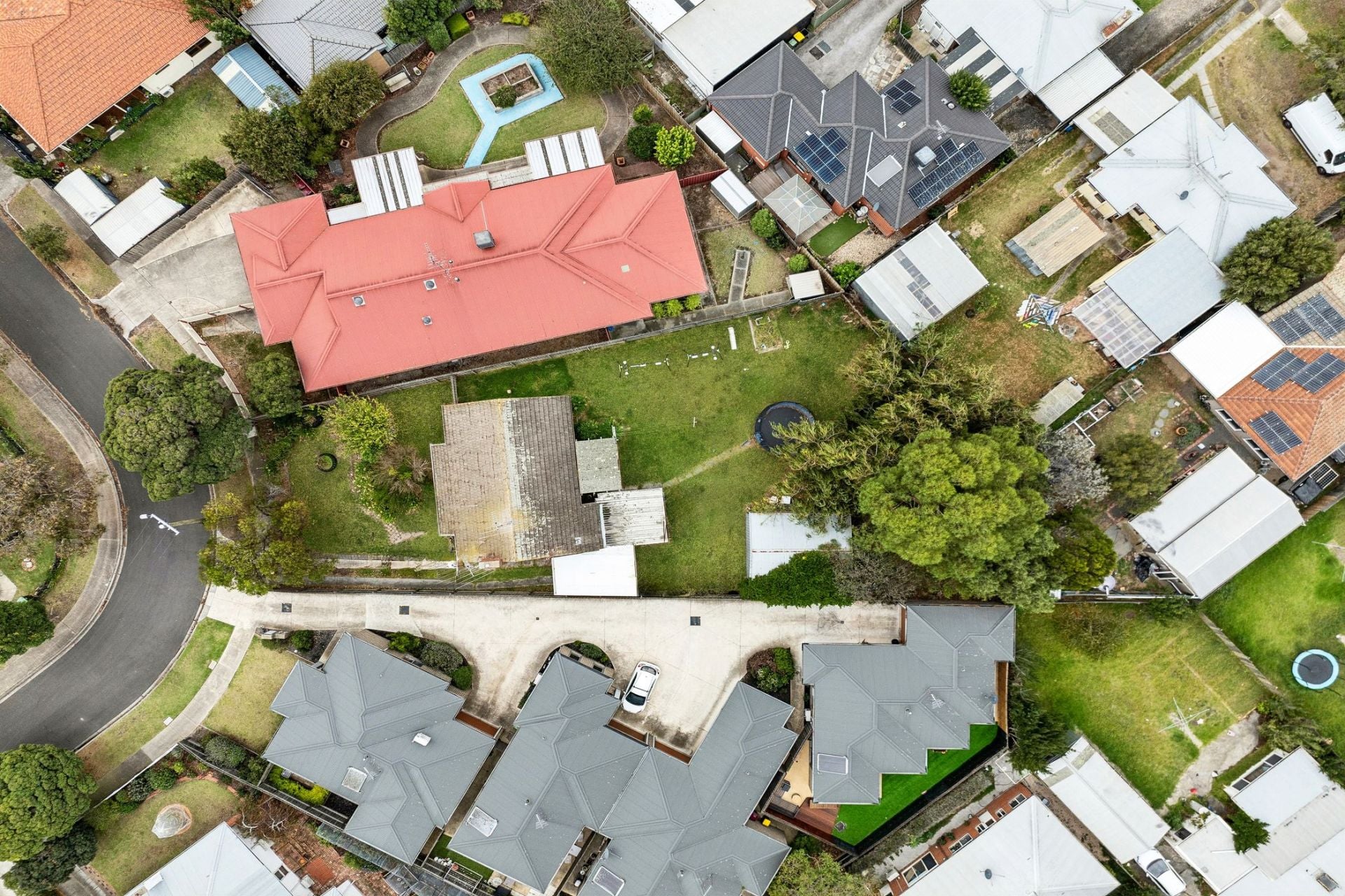 4 Chapman Crescent, East Geelong - Image 1