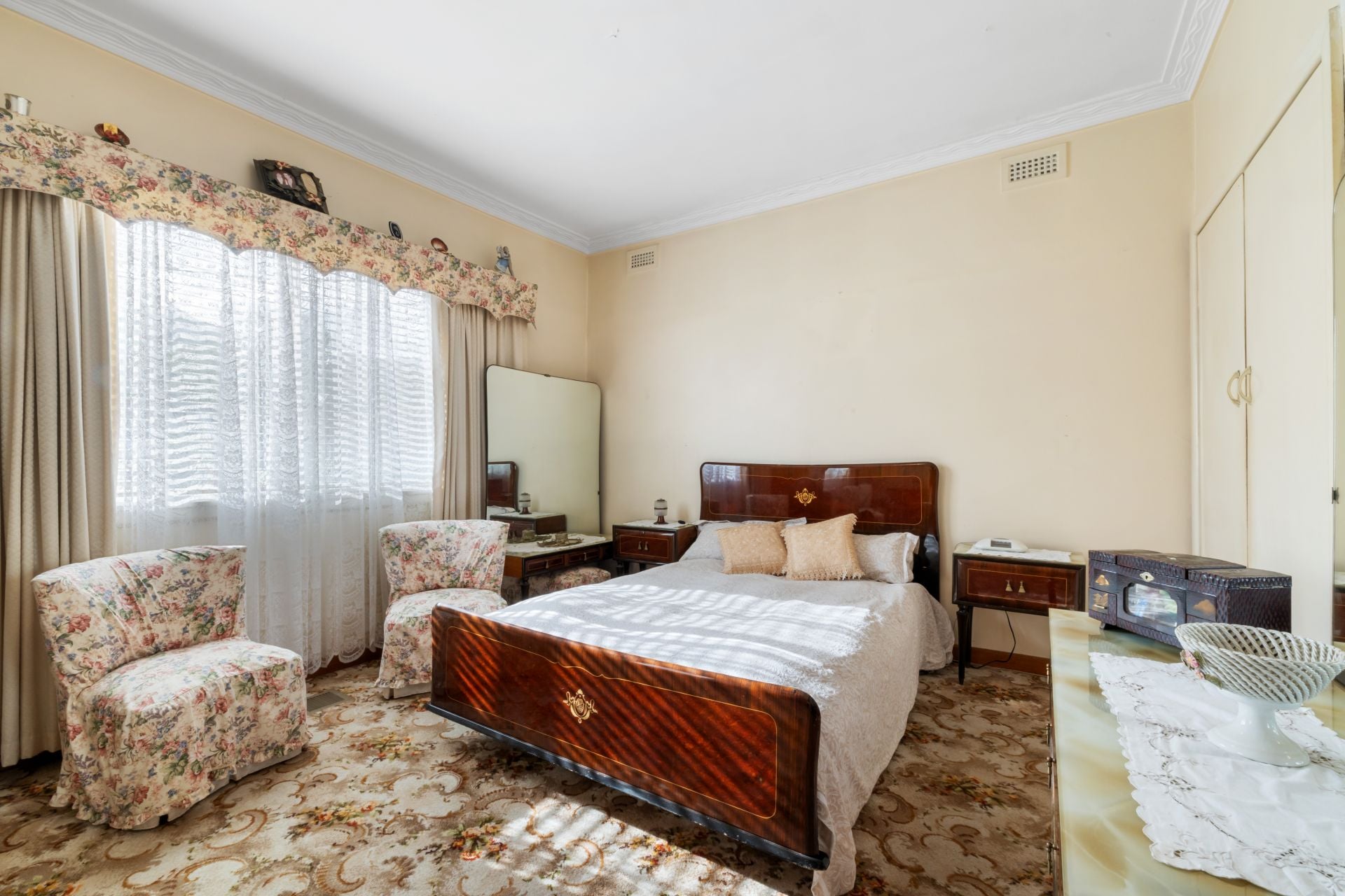 Exceptional Family Living And Perfect Versatility In Prime Location