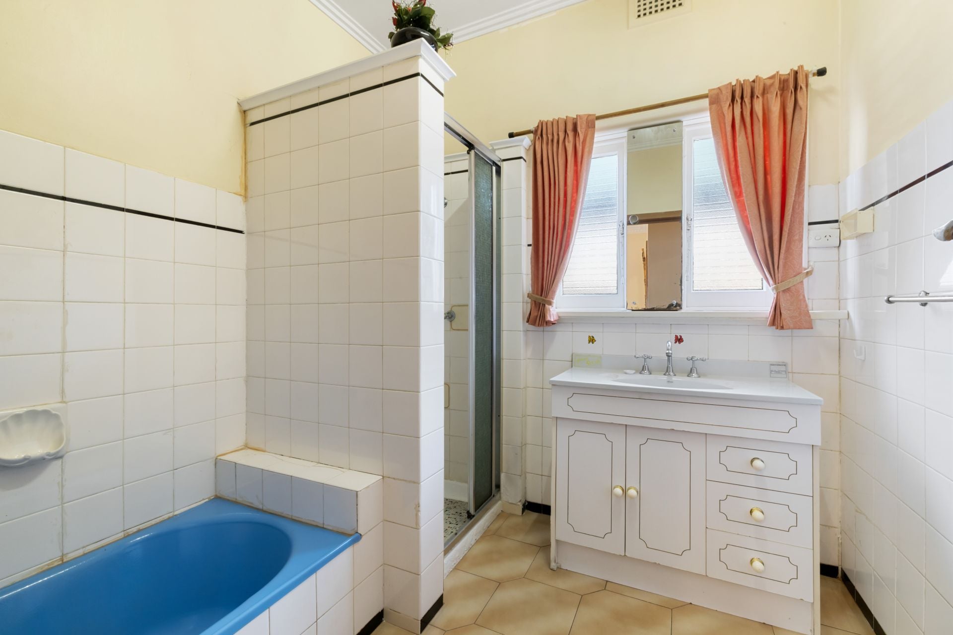 Exceptional Family Living And Perfect Versatility In Prime Location