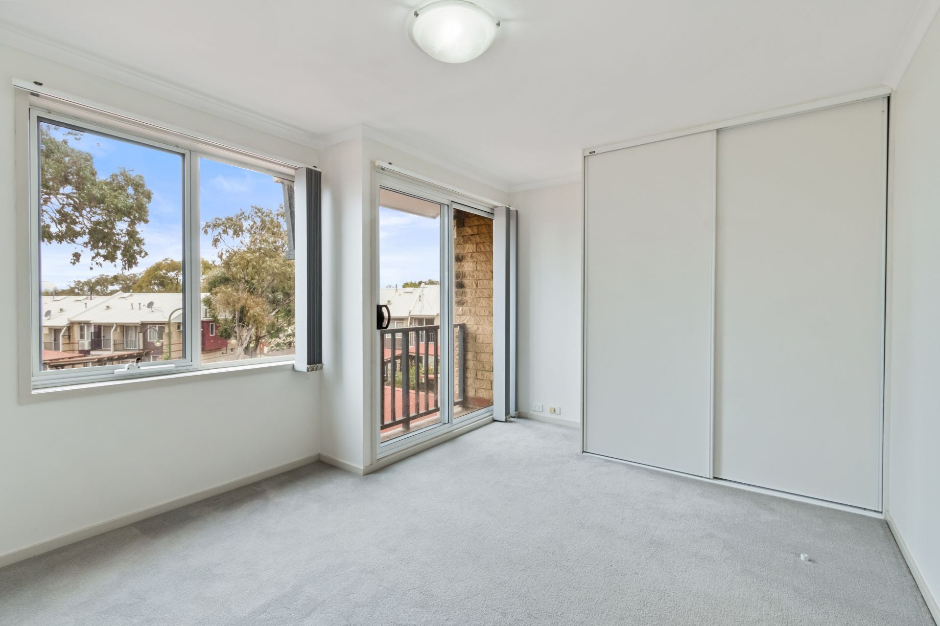Simplicity, Comfort & Convenience in a Prime Location